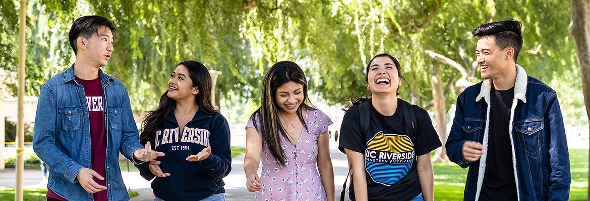 UC Riverside students hang out on campus